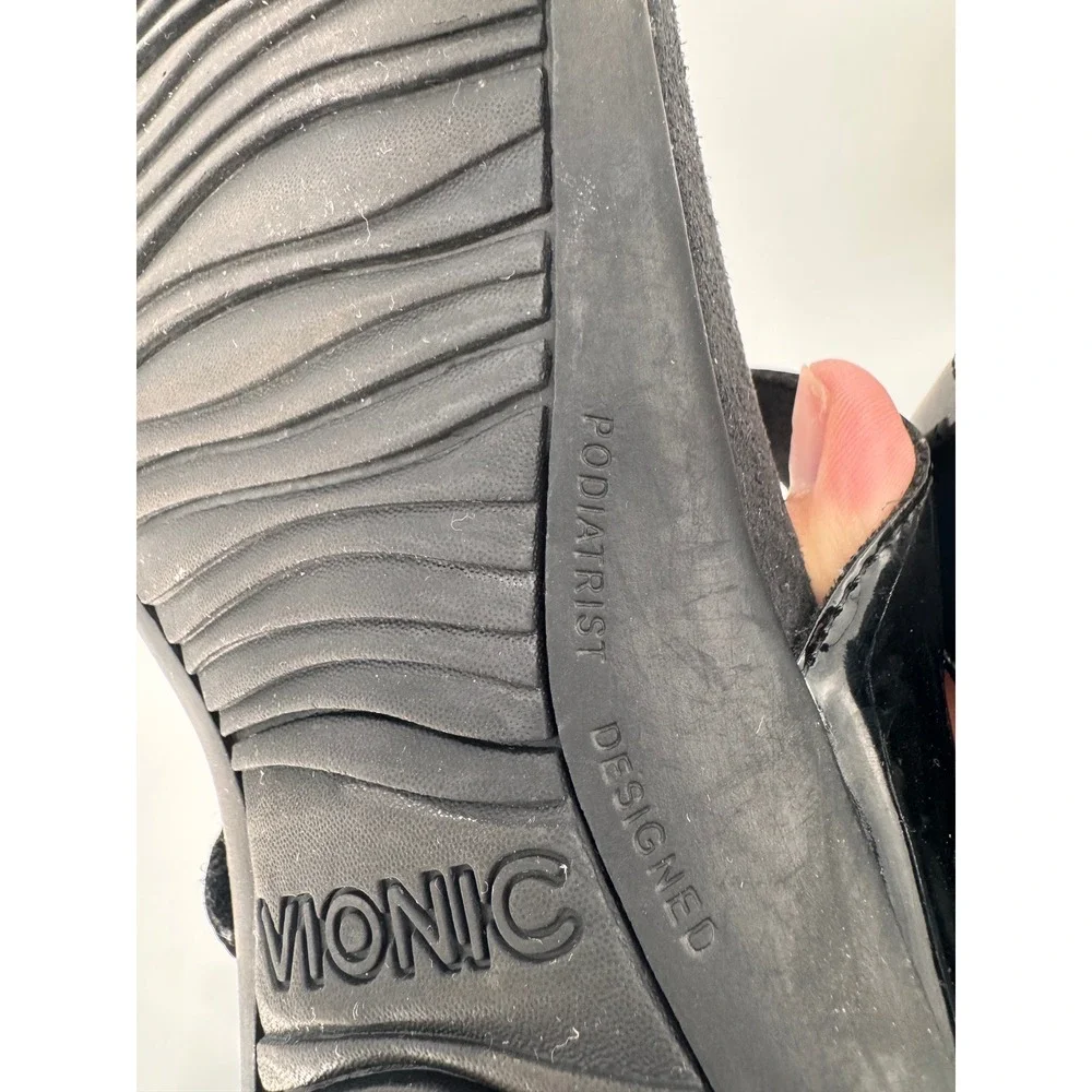Vionic Lana Sandals Women Size 9 Black Patent Orthopedic Thong Flip Flops
